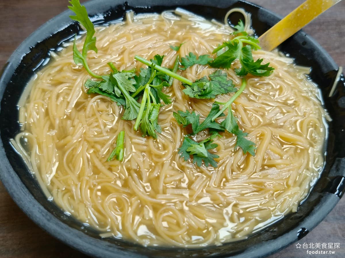 黃金麵線 黃金麵線菜單 黃金麵線推薦 松山區美食 松山美食 中山國中美食 台灣小吃 蚵仔麵線